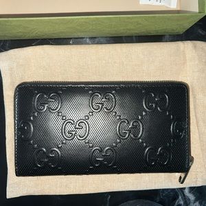 Black Gucci leather wallet